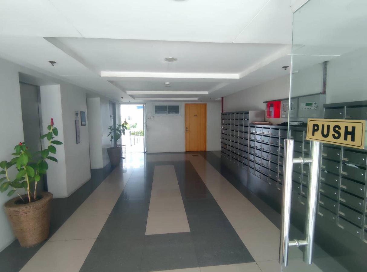 Davao Condo 2Br Pool Wifi Netflix エクステリア 写真